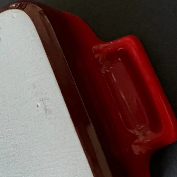 LE CREUSET Small Rectangular Baking Dish in Popular Cerise Color - Picture 5 of 7